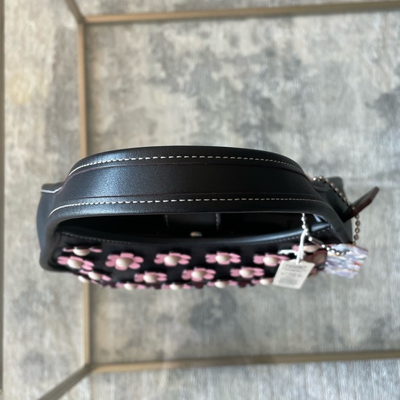 COACHTOPIA Mini Flower Ergo leather shoulder bag - Picture 5 of 11